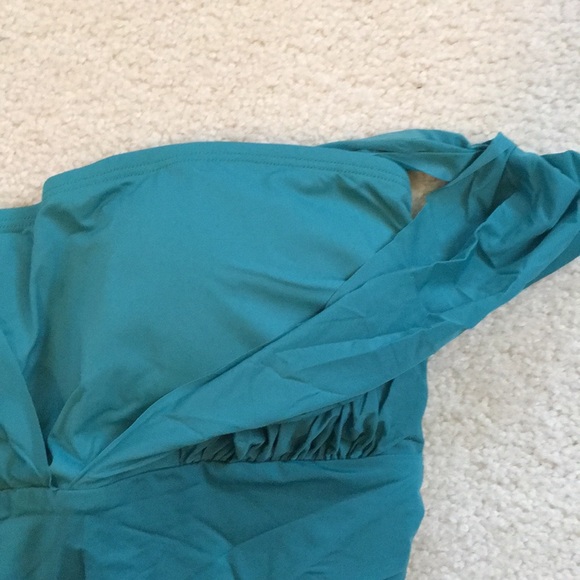 ✨3xHP✨ NWT Spanx swimsuit - Picture 5 of 9